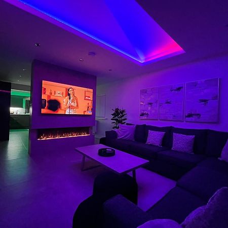 Luxury Property With Hot Tub And Sea Views Oystermouth Exteriör bild