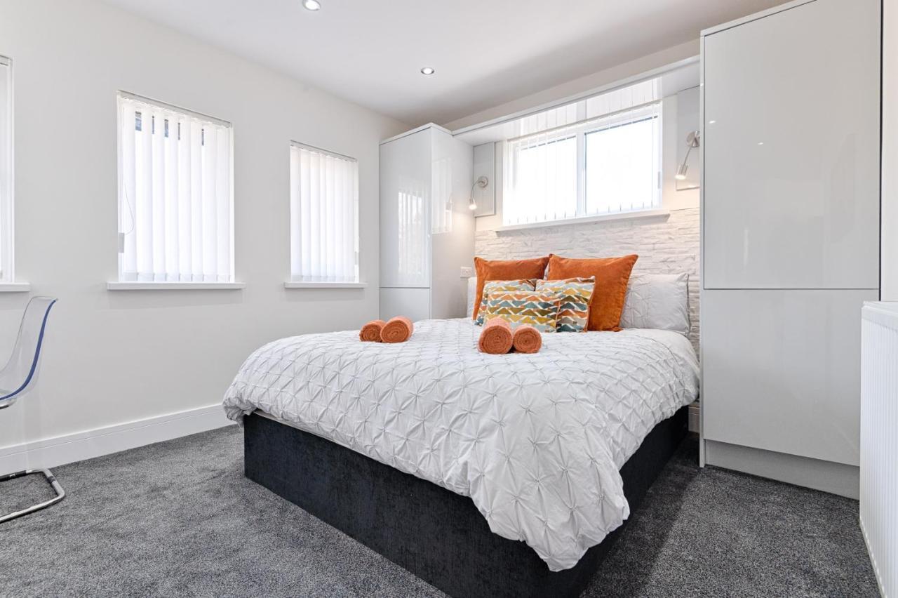 Luxury Property With Hot Tub And Sea Views Oystermouth Exteriör bild