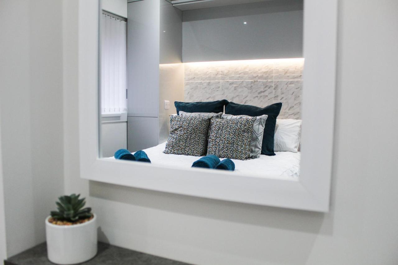 Luxury Property With Hot Tub And Sea Views Oystermouth Exteriör bild