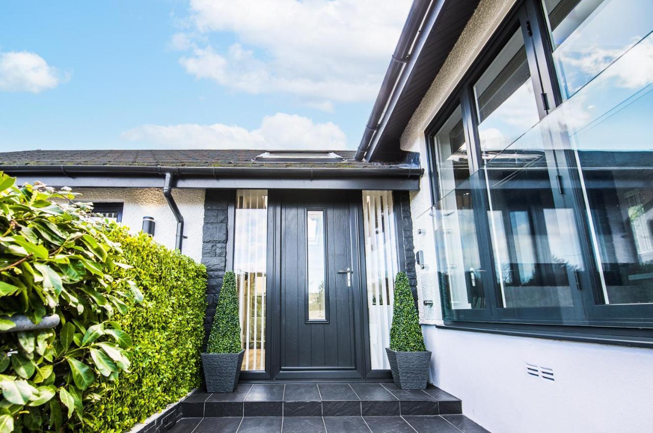 Luxury Property With Hot Tub And Sea Views Oystermouth Exteriör bild