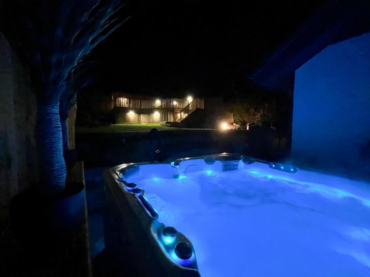 Luxury Property With Hot Tub And Sea Views Oystermouth Exteriör bild