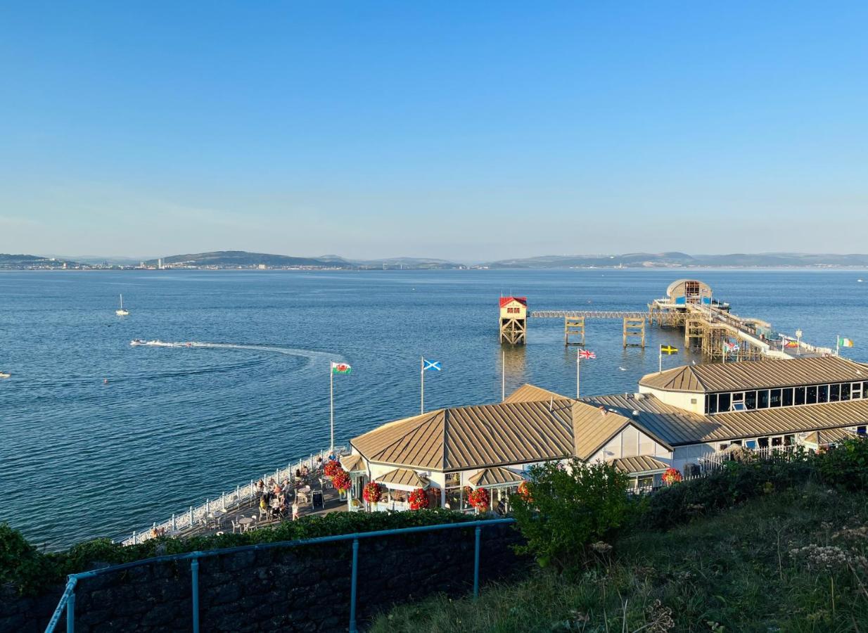 Luxury Property With Hot Tub And Sea Views Oystermouth Exteriör bild