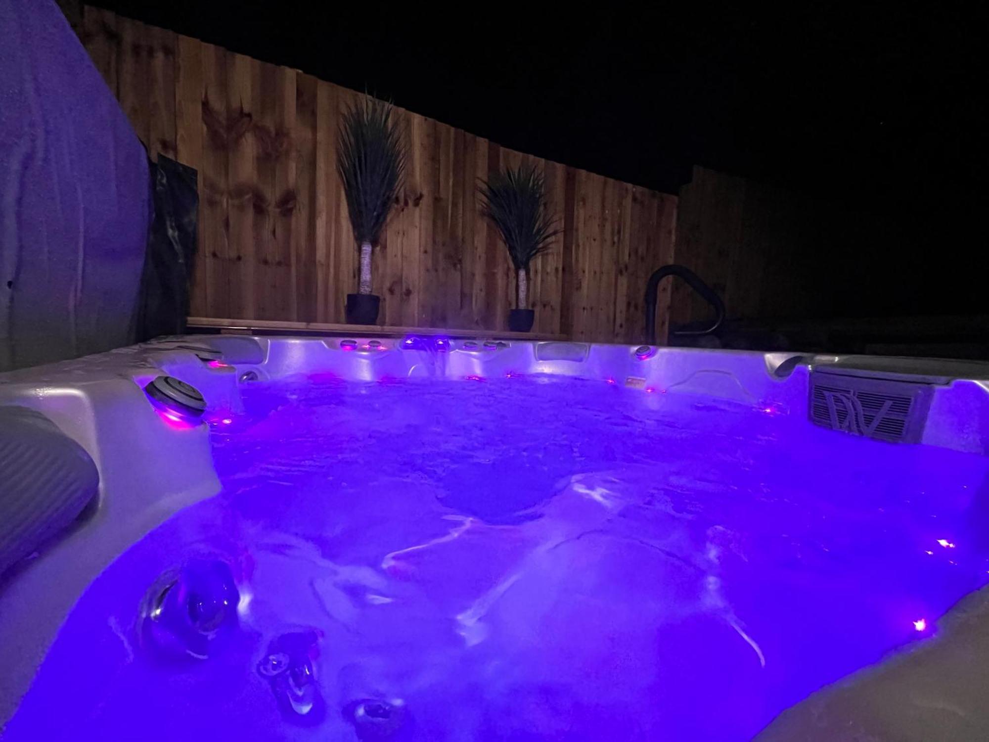 Luxury Property With Hot Tub And Sea Views Oystermouth Exteriör bild